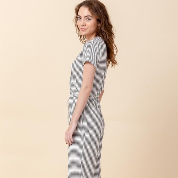 NWT!❤️ Short Sleeve Wrap Front Wide Leg Jumpsuit - Picture 4 of 7